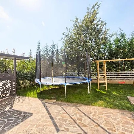Sleeps 12 Pool Air Con Wifi Vila