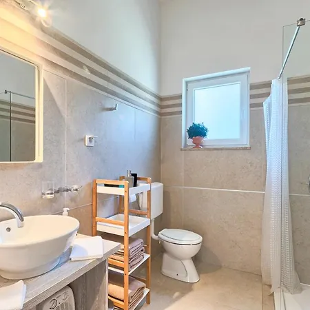 Sleeps 12 Pool Air Con Wifi Vila Tomisici