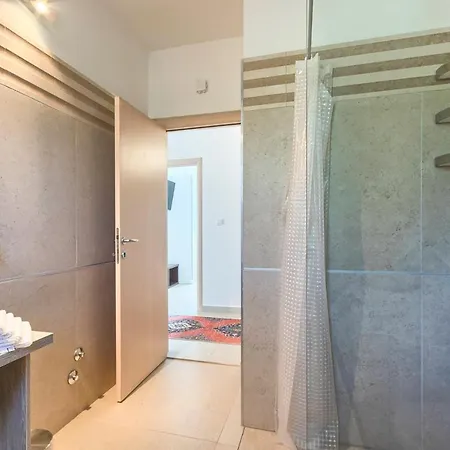 Sleeps 12 Pool Air Con Wifi Vila *